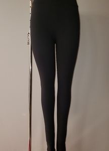 H2W apparel One size black leggings!
